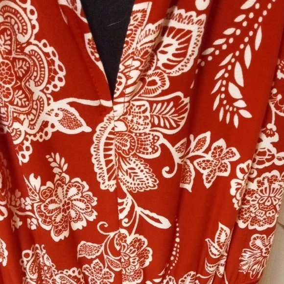 London Times Red And White Raised Patterned Maxi Dress - Picture 9 of 12